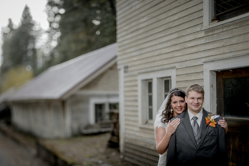 Wedding photos before ceremony, Spokane Wedding Venue, Commellini Estate, Commellini Wedding, Commellini Wedding Venue